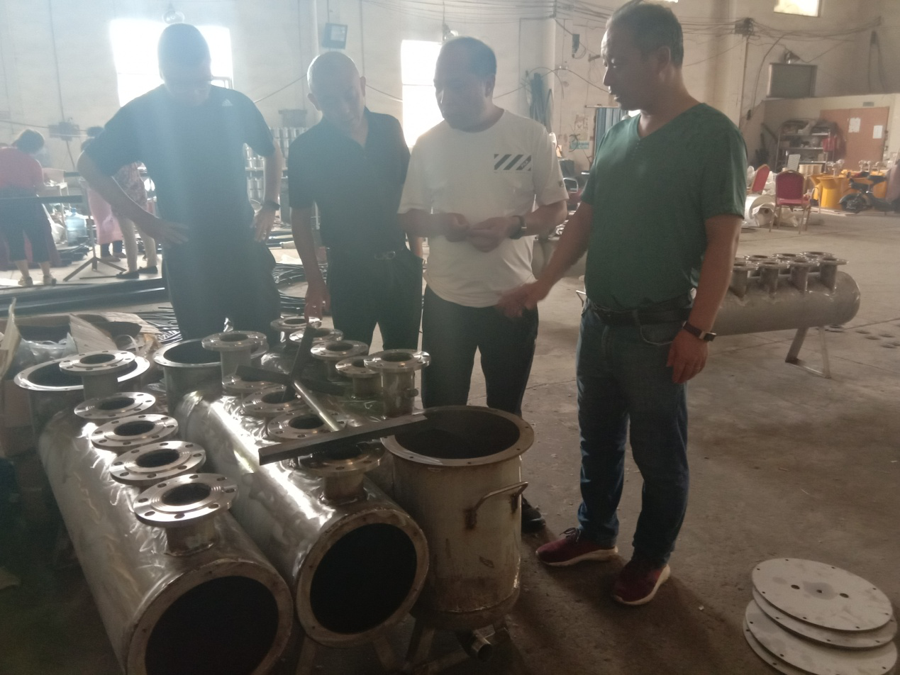 錦坤機(jī)電到志林科工考察簽約 (3)